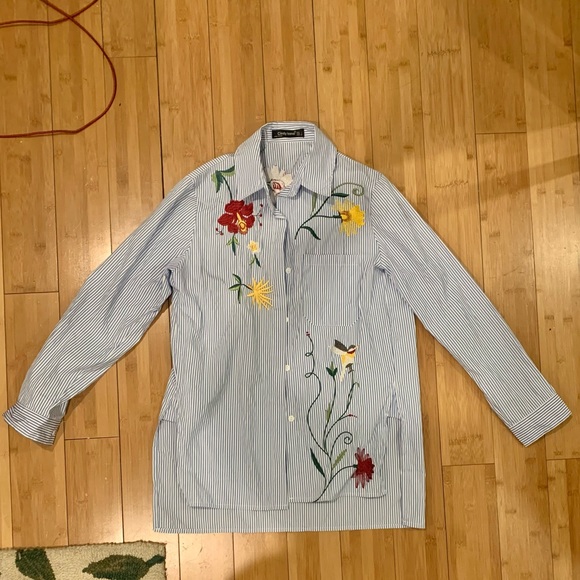 Embroidered Floral Button Up - Picture 2 of 3